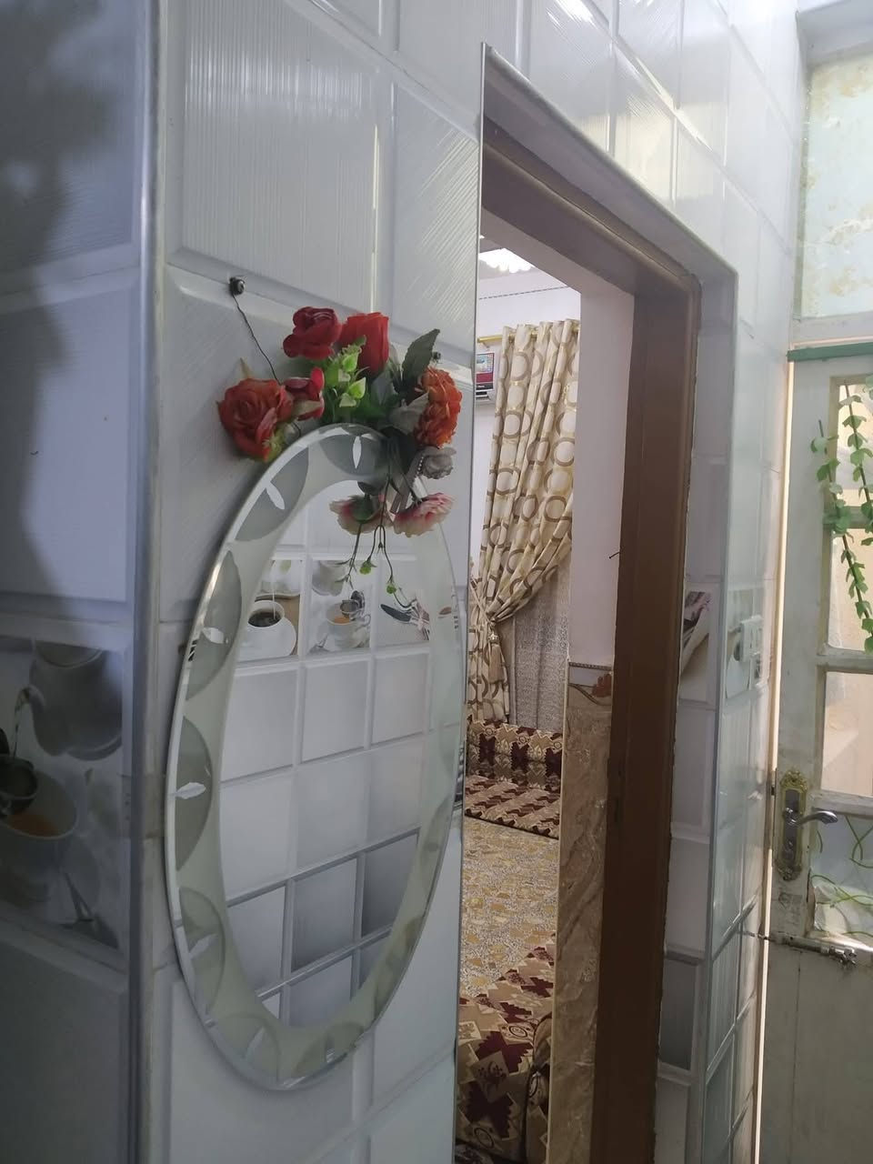 بيت للبيع حي النداء شارع المكاتب منطقه الـ48 الذهبيه 

يتكون من : طابق واحد 
غرفه وصالة ومطبخ واستقبال
وبيتونه كبيرة 
وصحيات داخليه و خارجيه 

للاستفسار الاتصال على الرقم 
*********** 
السعر : 115 مليون
