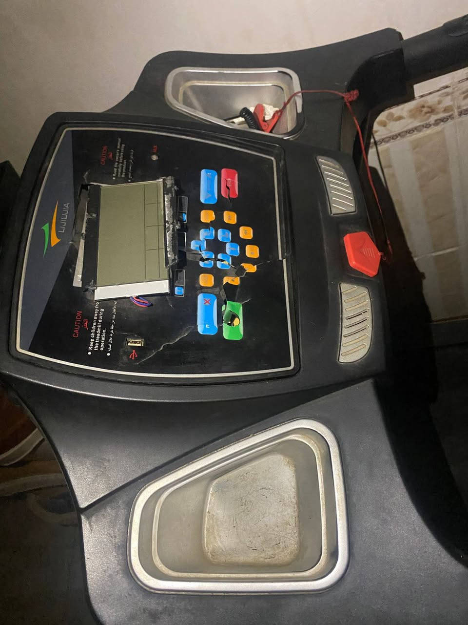 جهاز جري للبيع
طلع ريحة من عندة اما ماطور او غير شي ما اعرف ع فحص  +كسر في الشاشة كما موضح في الصور

مكاني ديالى بعقوبة ***********
