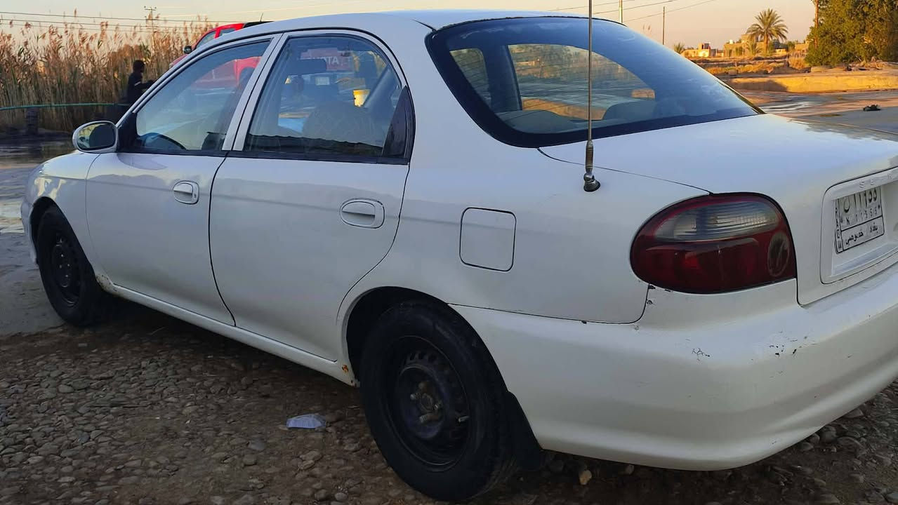 السلام عليكم
سيفيا موديل 2000
مصبوغه عام حداديه نص عمر 
مكينه وكير خير من الله 
السعر 35وبيه مجال  للبيع او مراوس 
***********
