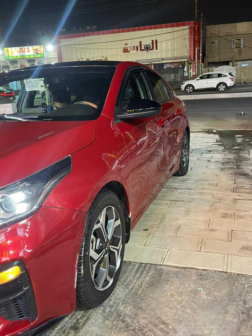 فورتي مديل 2021 سيارة نضيفة ماشية 78 حادثها باب سايق تكحيل وباب الي ع اليمين هم تكحيل وجاملغين واحد مصبوغ ولاخ بس تكحيل ابيع اربع قطع سيارة جاهزة وخير من الله مكان سيارة بغداد سعر 130 وبيها مجال ***********
