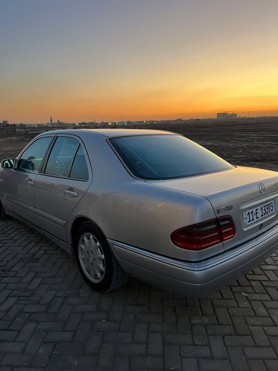 مارسدس 1997
فول مواصفات سياره جاهزه وحلوه بيه كم قطعه صبغ تحويل مباشر 
سعر. 110 وبيه مجال 
***********
