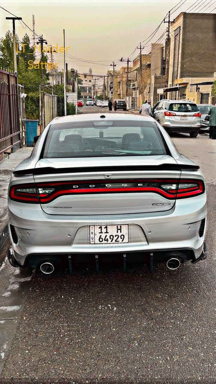 جارجر موديل ٢٠٢٢ sxt plus محدثه كت كامل وايد بدي السيارة ماشيه ٧١ ميل 
مواصفات لبلاس معروفة فوول مواصفات 
كشنات جلد تدفئه 
فتحة
مري قلاب ورادار بلمري
بصمه
شاشه وسط 
رادرات
تبريد قطعتين 
موصفات هواي بعد…
السيارة بدون ايرباك حادثة باب الصدر والسونار مرفق بلصور  
مصروف عليه السيارة كت وايد بدي وحدادية جديده كامله من كلشي 
بلعافية على الياخذة
مكان غزاليه 
***********

