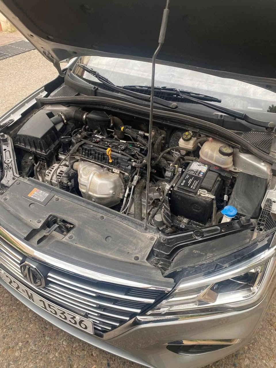 MG 5 2025  
ماشيه 18 الف 
 مبدل ٣ مرات دهن فقط بعدها شبه صفر 
عليها ضمان باقي ٥ سنوات او 200 الف km 
سياره استعمال بيت ونضيفه وبدون حادث فقط رصعه بسيطه مثل ماموضح بالصوره وسبب الرصعه اثناء الشحن والنقل 
هزه 2027 سنويه جديده 
(بطاقه بانزين موجوده) 
المواصفات:
مثبت سرعه 
تحكمات ستيرن
حساس اطارات
ويل كروم
صوت تابع للسرعه يعني من تمشي 60 وفوك الصوت يزداد للبلوتوث 
تبريد ثلج 
شاشه جبيره بلاد 
(بدون حساس بدون كامره )
 السعر 108 ورقه وبيها مجال للشراي *********** كركوك, العراق
