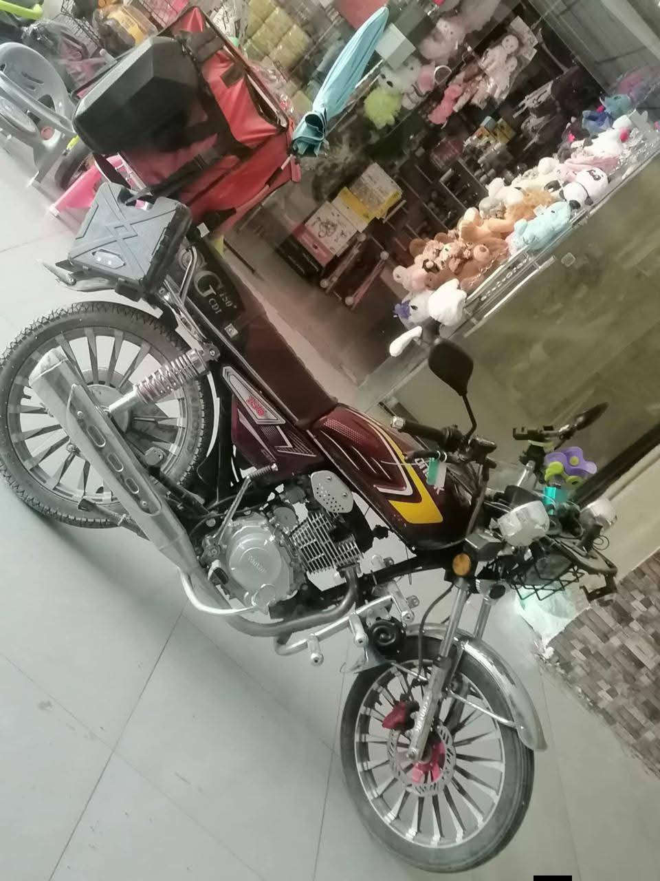 السلام عليكم دراجه للبيع السعر 250 الف ***********
