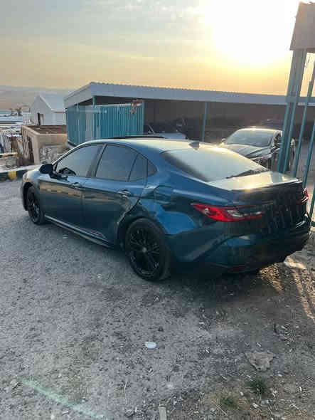 🚗 تويوتا كامري 2025 – SE Black / شكل رياضي
🔥 سيارة مواصفات راقية والسعر تنافسي جداً!

المسافة المقطوعة: 26,000 ميل فقط
المواصفات:
 • نسخة SE Black الرياضية
 • لون خارجي مميز وشكل هجومي
 • داخلية نظيفة جداً
 • شاشة كبيرة
 • فتحة سقف
 • جنوط سوداء رياضية
 • LED بالكامل
 • بصمة تشغيل + دخول ذكي
 • رادار / كروز ذكي / سيستم أمان Toyota Safety

الحادث:
السيارة صار بيها فقط:
 • صبغ حافة البنيد
 • الجاملغ الأمامي
 • الجاملغ الخلفي (حسب الاتفاق مع الزبون: تصليح أو بدون تصليح)

السعر: 💰 21,500$
👉 سعر واصل بغداد

ملاحظة:
📍 السيارة حالياً بعمان بالحرّة

📞 للاستفسار:
***********
او زيارة موقع شركة الناجح العالميه بغداد حي الجامعه نفق الشرطه مقابيل مختبر الرازي

