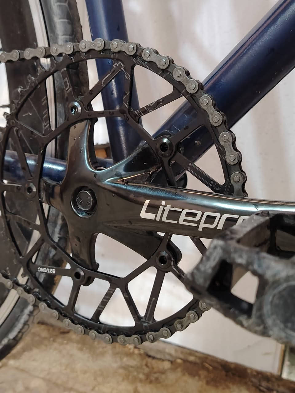 فكسد Fixed للبيع
السلام عليكم، بايسكل قياس 47
فريم FOXON باله كوري حديد مخفف
الويل الخلفي فكسد من شركة Alton حجم 28 ارتفاع 60ملم
الويل الأمامي حجم 28 باله ارتفاع 30 ملم
دشلي امامي 52 سن من شركة Litepro
ستيرن رود المنيوم من شركة FMFXTR
رگبة المنيوم من شركة RUIAN
سرج عرض 15 ملم من WEST BIKING

البايسكل جان لونه اسود وصبغته كامل بلون نيلي أمريكي 3 طبقات و كلير 3 طبقات، صبغه القديم موجود بالصور. 

البريكات انا مرهمهن لان هو بلا بريكات

150 ألف بي مجال للشراي الخاص مفتوح
مكاني نجف 
متوفر توصيل محافظات


**إذا كنت صاحب هذا الإعلان وتريد حذفه لأي سبب، رجاءا أرسل رسالة إلى الدعم الفني**