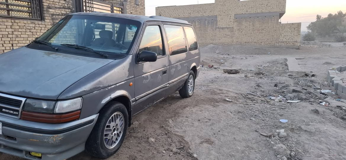 دوج ٩٢ رقم بغداد انكليزي بأسمي مكينه ٣٣٠٠ اصعد دهن ع البلك كهربائيات شغاله كلها حداديه نص عمر الدرايمات جدد شادهن السياره بدون صبغ صبغ البلاد 
العنوان ناصريه  خاص ماأجاوب أستفسار ع الرقم 
السعر.   32$ وبي مجال كلش قليل 
***********
