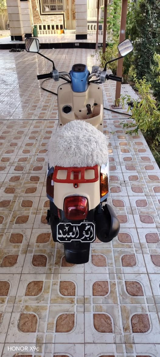 يالله 
متاح دراجه بوليس موديل ٢٠٠٨  
محرك ما مفتوح ⚔️
كهربائيات كله شغاله 📍
لون سمائي 💙داخل كريمي 🧁
النظافه مثل ما تشوف 🏹
تاريك وين ما تريد 🛵  
مكان الدراجه الانبار هيت 🏰
السعر ٧٠٠ وبي مجال بسيط  
 
هذا رقم صاحب الدراجه ‭***********‬
