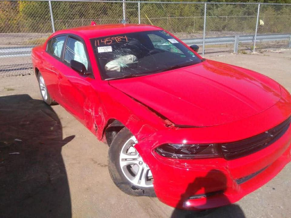 السلام عليكم
جارجر  2023 SXT أصل الأصدار الأخير  Last call
السعر 268 وبيها مجال
رقم بغداد 
لون أحمر مميز طماطه
ماشيه 32 ميل
شاشه جبيره 
سماعات سستم الباين 
حساسات وكامره وتشغيل عن بعد 
 ومواصفات الsxt الباقيه معروفه 
حادث جاملغ وباب تبديل بدون صبغ بدون دواخل

سبير وجك وياهة كاملة

كلهه بلاديه السياره ***********
صور الحادث مرفقه اسفل الصور
