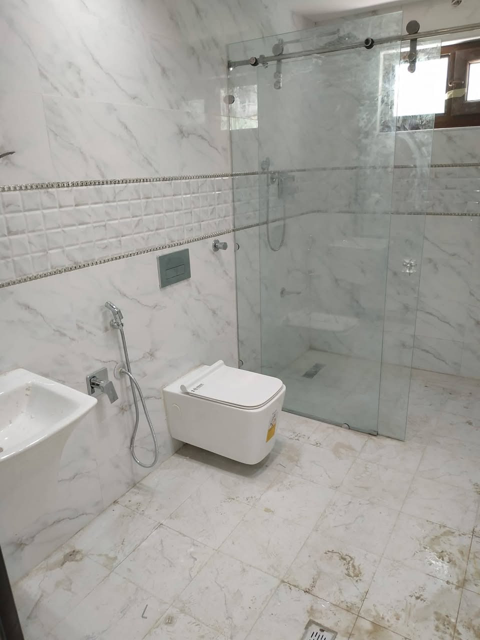 تشطيبات منزل
بمواصفات حديثه 
بخلاطات الدفن
 والمغاسل التعليك  
والغازالدفن
سيد محمد تأسيسات صحيه عامه 
للتواصل ***********
واتساب ***********
