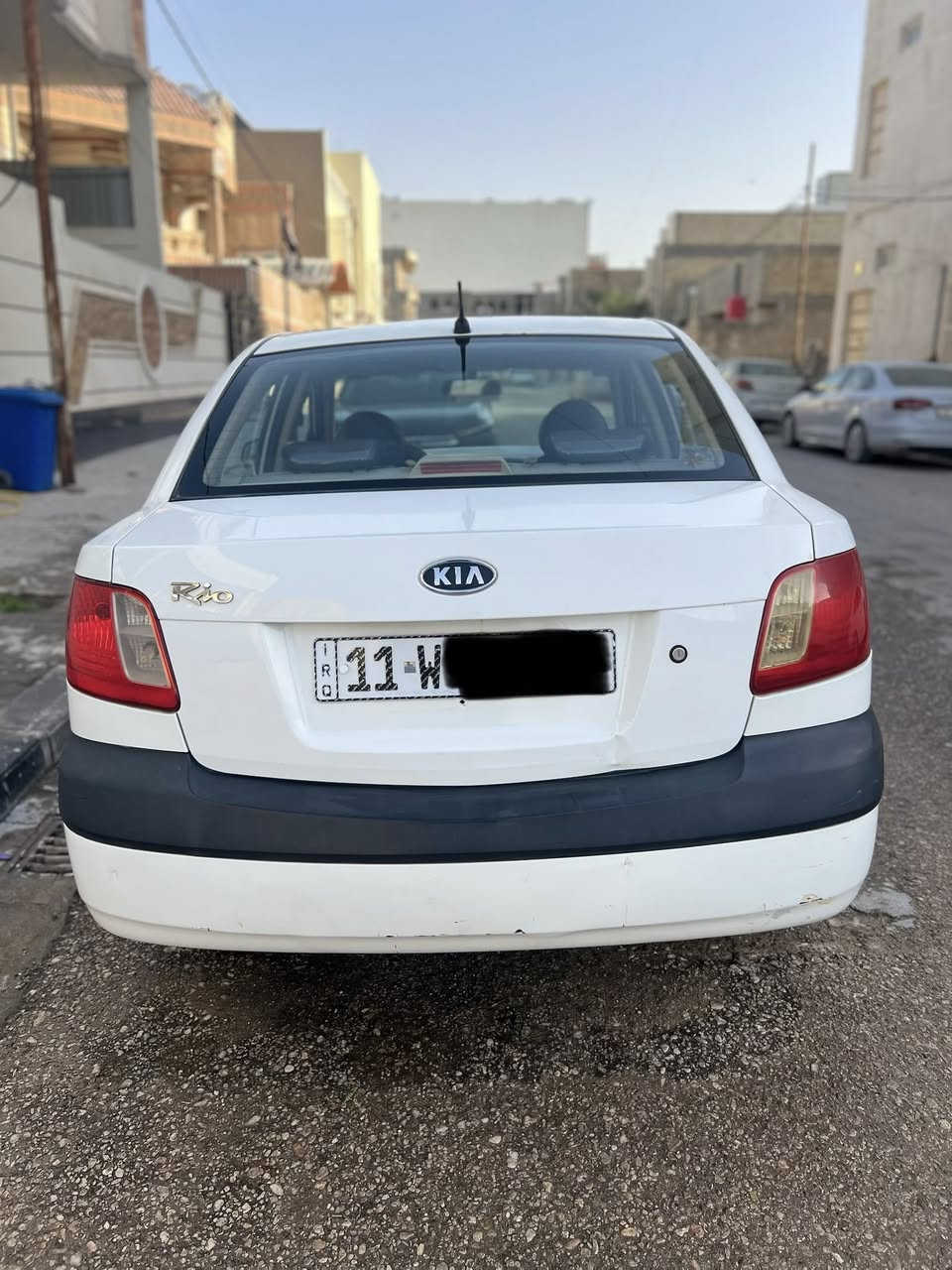 السلام عليكم
كيا ريو ٢٠٠٩ محرك ١٦٠٠ قطرتين خليجي رقم بغداد انلكيزي 
جاهزه السياره كير مكينه حداديه تخم تاير تبريد ثلج 
مكفوله كفاله عامه من صبغ او تبديل او فتح او بارد بيها فقط الدوار  الخلفيه صبغ بدون ضربه 
السعر ٨٨ وبيها مجال المكان النجف 
للاتصال ***********
