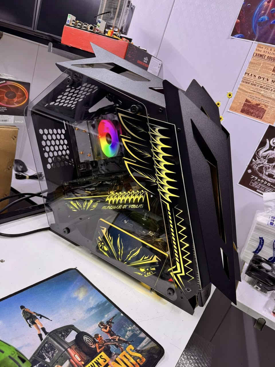 تحية طيبة شبابنا وحبايبنا 
تجميعة مرتبة كل القطع براندات حلوه
اداء و فرمات كلها جديدة فقط كارت مستخدم
R5 3600 جديد 
RAM 16 3200 جديد 
M.B B450 جديد 
GTX1660SUPER 6GB ZOTAC  مستخدم
SSD256-HDD500 جدد
P.S550W+80PLUS FSP جديد 
CPU COOLER RGB جديد 
CASE 4FAN جديد 
السعر ٥٥٠ الف سعر نهائي 
متوفر توصيل لكافة المحافظات 
عنوان المكتب كوت المشروع شارع الحاسبات مكتب MEGA-TECHNLOGY
***********
