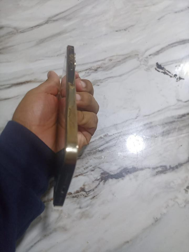 سلام وعليكم ايفون12برو ماكس ذ265 بطاريه87 تلفون بلادي مامفتوح ابد فقط بي شخص بلشاشه مايصرف شحن نهائين تلفون مامستخدم هواي مشحون855مرهً فقط كلشي شغال وتلفون نضيف بمعنه لكلمه ويا ملحقاته كارتون سماعات شاحنه مكاني البصره القبله *********** السعر 400قفل مابي اي مجال
