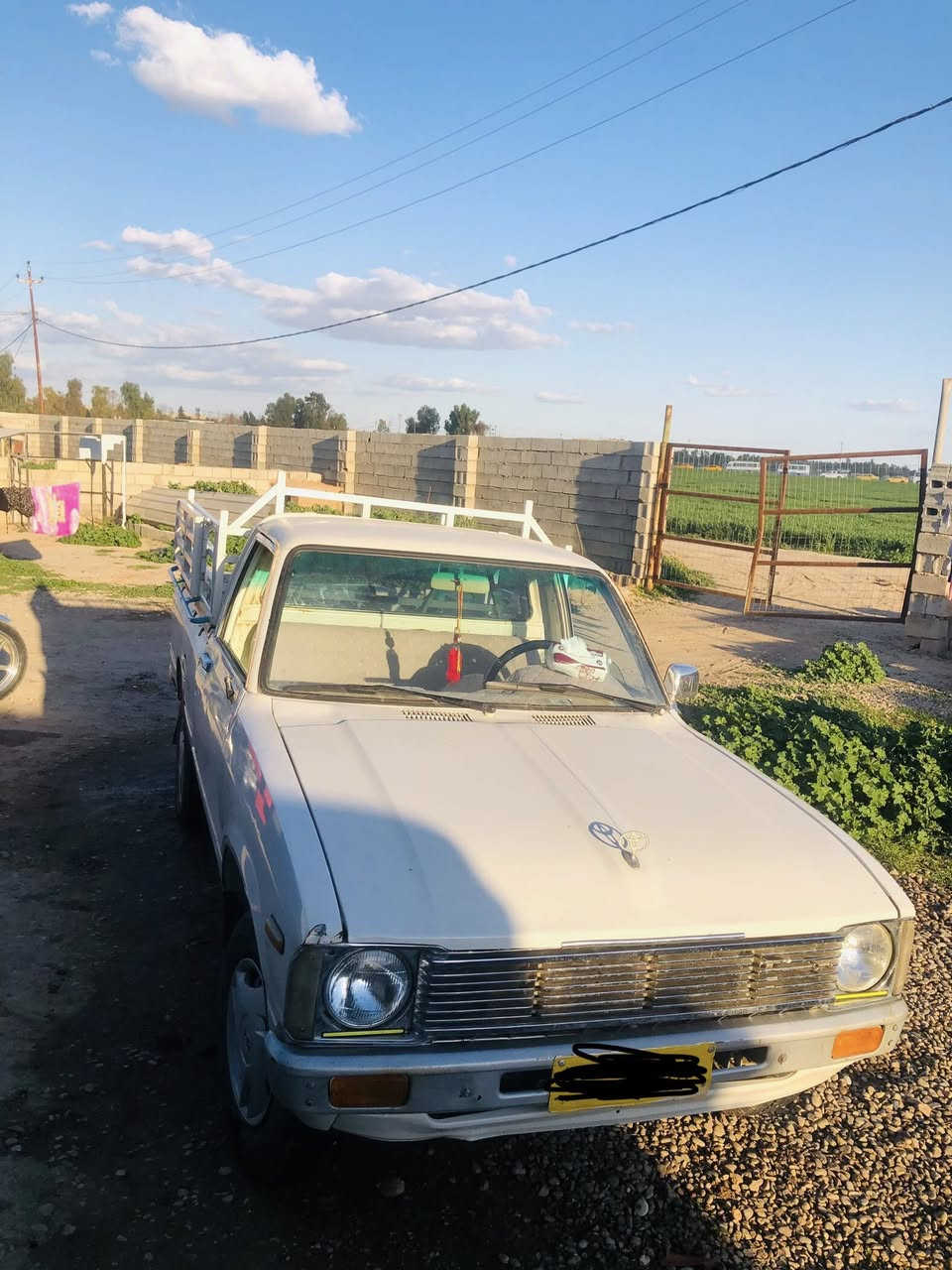 اسلام عليكم سياره تيوتا 80 للبيع  نضيفه وحلوه احلى من الصور سعر 27 وبيها مجال ‭0776 491 1170‬
