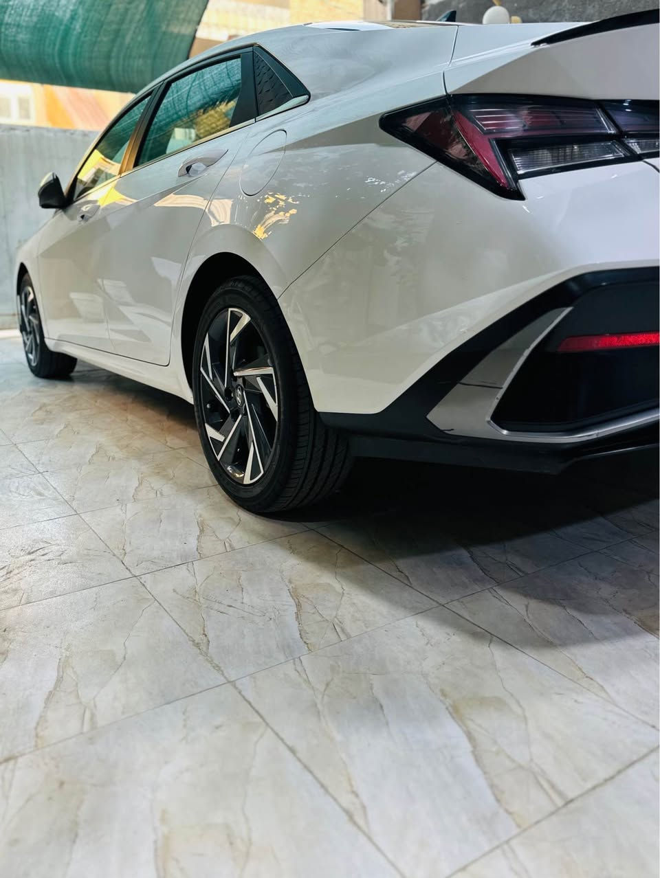 ELANTRA2024

النترا خليجي كوري اصل موديل2024 رقم بغداد تحويل مباشر سنويتها لسنة 2029 السيارة مكفولة من الضربة والتبديل بيها فقط صبغ شويه  بالدوسة الخلفية جهة الصدر  اثر شخوط فنصبغت للجمالية الباقي كفالة عامة محركها 2000دوش كفالة والكير ايضاً اربع وضعيات قيادة (⁠Normal⁠, ⁠Sport⁠, ⁠Smart⁠, ⁠Eco⁠) 

ماشيه 58الف كيلو متر  السيارة بصمة تشغيل عن بعد دخول ذكي مرايات كهربائية بصمة ابواب فتحة بالقمارة حساسات امامي وخلفي كامرة خلفية جنطة ذكية تنفتح عند الاقتراب لد نهاري امامي وخلفي شاحن لاسلكي منافذ تابسي امامي وخلفي تبريد قطعتين حساسات ظغط الاطارات ايرباك مانع انزلاق وعلى وضع الشركة  تخم تايرات جديد والسبير ايضا  وبيها بصمات عدد 2 والسيارة جاهزة 

مكان السيارة ناصرية مركز

 

السعر 173وبيها مجال للشراي

للاستفسار الاتصال على الرقم *********** متوفر واتساب ناصرية, ذي قار
