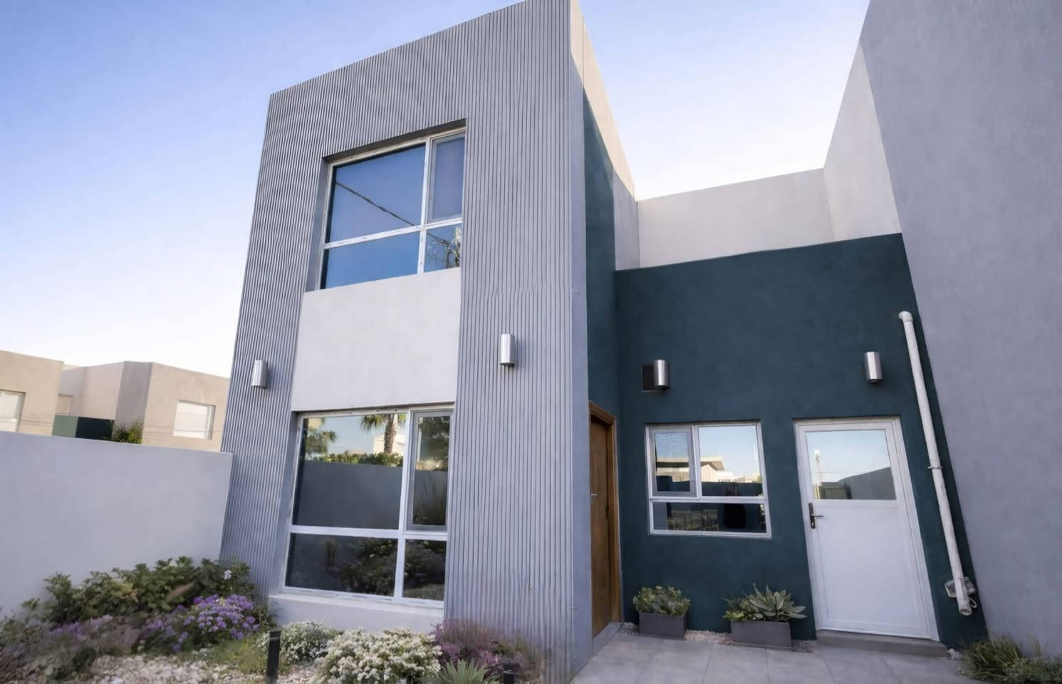 #اكتب #تم #يوصلك #السعر #فورا #والتفاصيل 
فرصة عقارية #دارين_في_مجمع_قرية_الغدير2
 مسـاحة #كل_دار_150م ركن وبصف الركن موقع ممتاز جدا  مكتب الــزعـــيم للاستثمار العقاري عنوان المكتب النجف الاشرف شارع المجمعات السكنية مجمع الاميرات الاول مقابل مجمع الكرار 
#الاستفسار_***********
#وتســاب_***********
