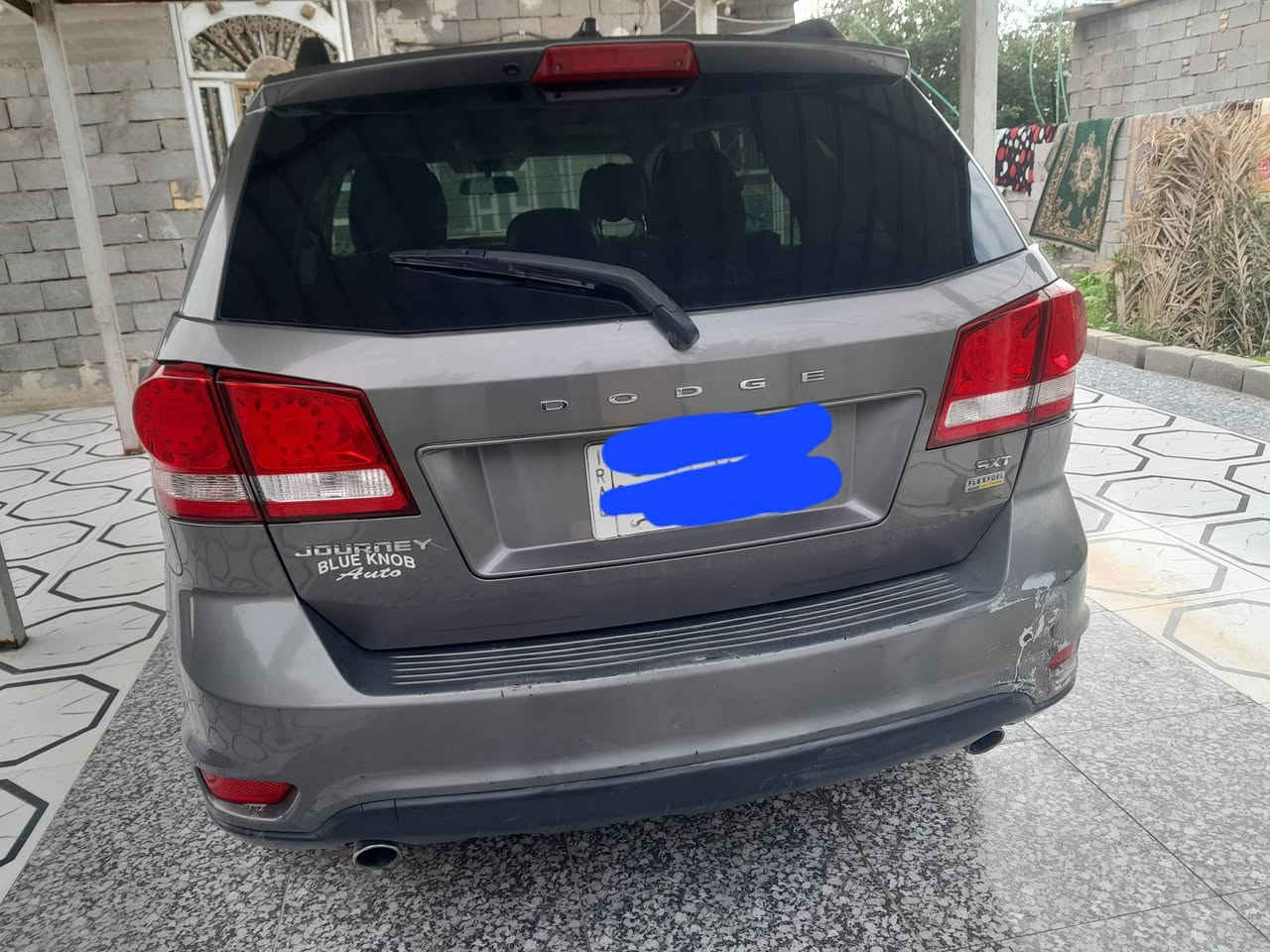 السلام عليكم 
جورني موديل ٢٠١٢ رصاصي اللون
سته سلندر ...سبعه راكب .....ثلاث قطع تبريد شغال بشكل جيد 
ثلاث مخابئ سريه ..كشن السائق كهربائي.....سنويه جديده بأسمي وتحويل مباشر 
حداديه فوق المتوسط .....فقط يوجد ضربات بسيطه وجراد بالبنيد وقسم من الابواب .....كنا موضح بالصوره 
السعر ٨٥ وبيها مجال بسيط ...مكان السياره ..البصره ..القرنه....الاتصال على الأرقام...*********** .....واتساب 
أو الرقم ***********
