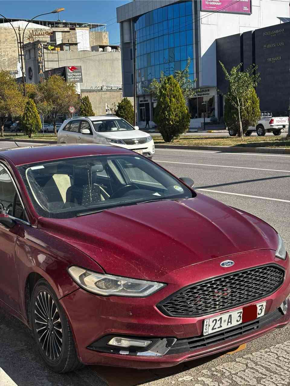 بۆ فرۆشتن 
Ford Fusion Titanium 2017

📌 فۆرد فیوژن – مواسەفات تیتانیۆم
📌 مۆدێل: 2017
📌 رەنگ: سوور تۆخ (Burgundy) مارۆنی

سەیارەکە گێڕ و مەکینەی کێشەی نییە و بۆ ئەو کەسانەی بە دوای سەیارەکی باشدا دەگەڕێن بە نرخێکی گونجاو .

زانیاری و مواسەفات : 
✔️مواسەفات Titanium 
✔️مەکینە ٢٠ی تۆربۆ
✔️گێڕ ئۆتۆماتیک ( گێڕ ماوس ) + لە سوکان + سپۆرت
✔️سێ شاشە و شاشە گەورە + Bluetooth + کامێرای دواوە + سێنسۆری پارکینگ 
✔️شەغال+تەحدید سورعە+کۆنتڕۆڵ لە سوکان+بەسمە
✔️کوشن کارەبایی + جلد + خەزن + هیتەر 
✔️لایت عەدەسە و لێزەر
✔️ویل تیتانیۆم 
 ✔️سەنەوی و هەزەی تازەیە
✔️چوار تایەی نوێی دەنلوپی لەسەرە
✔️ڕۆنی گێڕ و مەکینەی تازە گۆڕاوە 
✔️چاملاغەکان و بۆنیت و دوو دەرگای سبوغە
‏‎✔️بێ غەڕامە
 
📞 *********** أربيل, العراق
