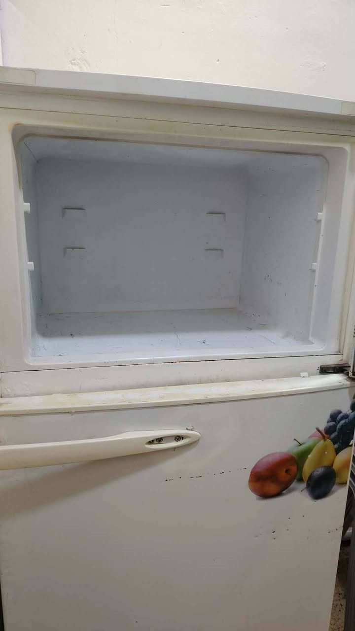 ثلاجه للبيع نضافه ٩٠ بل ١٠٠ موقع موصل حي ال ميثاق تفاصيل أكثر تواصل  *********** اسيا
*********** كورك
