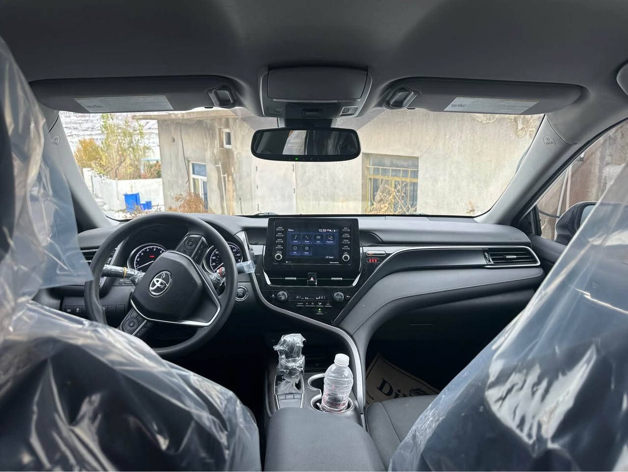 تۆیۆتا کامری سپی ٢٠٢٣ رەنگی سپی دوو پارجە سبوخ پارجەک بیلاد گۆرایە پارجەک سبوغە بۆنیت جاملغ  موسفات ژمارە کاتیە ***********LE محسن بسمە گوشین کارەبای أربيل, العراق
