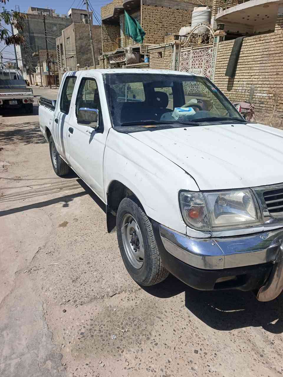 السلام عليكم للبيع نيسان 2003 سياره جاهزه رقم جديد
 لل 30 تحويل دواخلها حلوه السعر 63 وبيها مجال
***********
