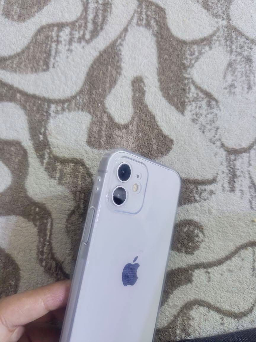 ايفون 12 عادي بطاريه 91 مامفتوح الجهاز وتر  ذاكره 128 دبل سيم كارت الجهاز اوربي مو امريكي الجهاز تضافه عاليه السعر 330 
للتواصل واتساب: ***********
