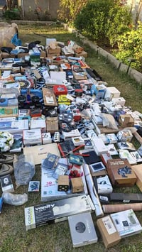 ٤٠٠ قطعة • ١٣ زوج أحذية • جملة