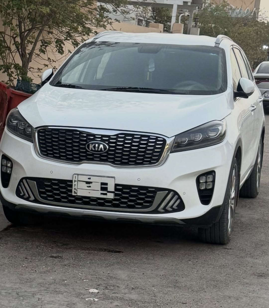 سورنتو 2020 خليجي رقم بغداد مشروع وطني بأسمي ماشيه 75000 كم 
كفاله عامه مواصفات المعروفه بلسورنتو السياره موجوده بلديوانيه السعر 275 ورقه وبيها مجال حك الجيه  
للتواصل ***********
