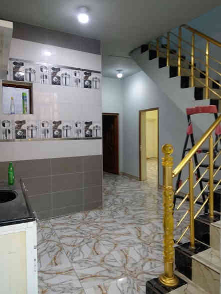 دار للبيع منطقة حي  الإعلام الزراعي
المساحة 110م يتكون من غرفتين وصالة و مطبخ و براني و صحيات 
كونكريت مسلح 
السعر 37 مليون 
للاستفسار اكثر مراجعة مكتب الخيرات للعقارات القشله الاتصال 
***********
