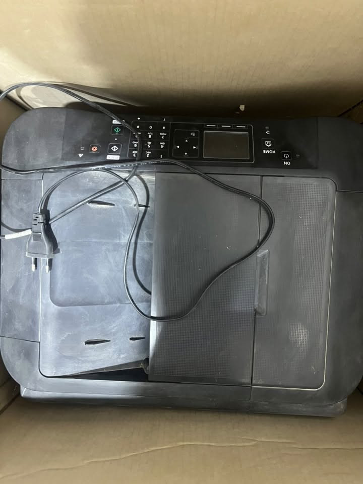 عندي طابعه كانون ماكسفاي MB2140 للبيع
الخلل الي بيها من تطبع اللون الاسود ما ينطبع عدل اذا تحطها الجوده عادية
تطبع الا تحطها الجودة عالية ياله تطبع اللون الاسود
والهيد مالتها اللون الاصفر ما يطبعه
للتواصل 
***********
