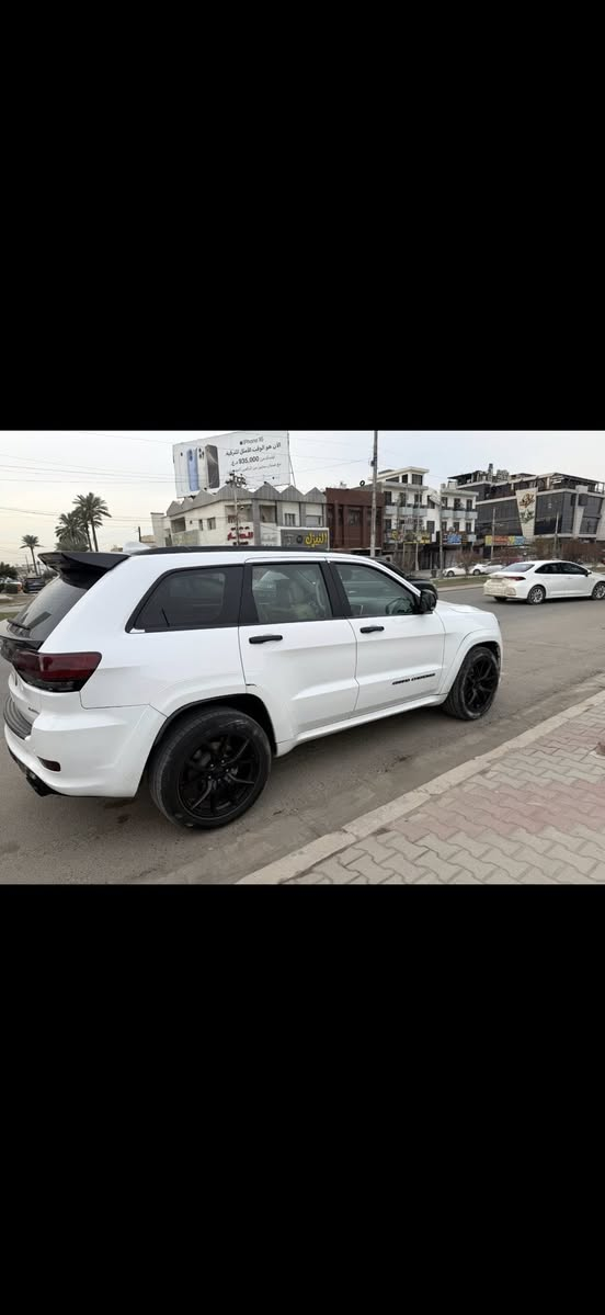 ٢٠١٨ خليجية
فول واحد على واحد لمتد ثلاث شاشات
شادلها كت اس ار تي ،،، الدعاميات البنيد القديم موجود
مبدل بيها محرك ( طابوكة)
السعر ٢٥٠٠٠ الف دولار بيها مجال بسيط للشراي 
*********** وتساب
