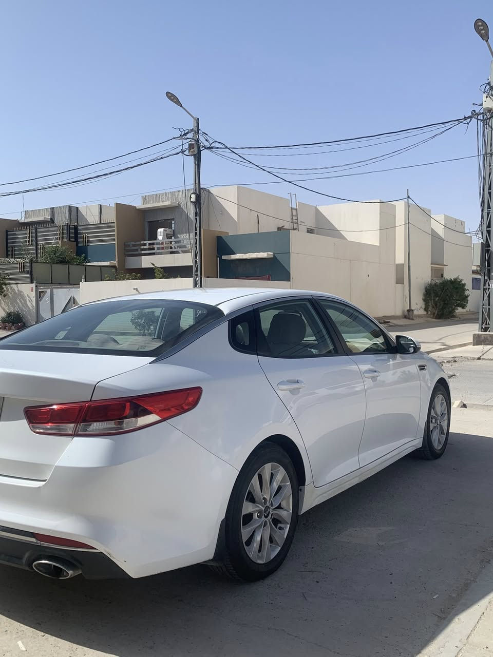 السلام عليكم 
كيا اوبتيما خليجي مكينه 2000 دوش رقم اربيل
تحكم ستيرين شفتات قياده تبريد قطعتين السياره كفاله عدا صبغ نصف الجاملغ  الامامي عكس السايق السعر 153
***********
