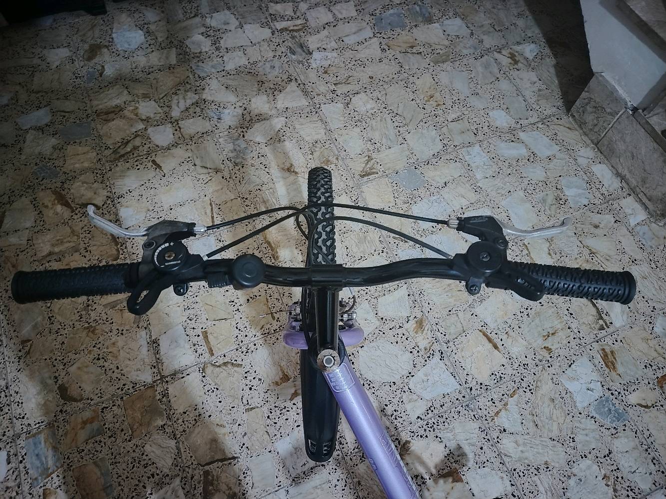 بايسكل جبلي ياباني حجم 26 بي تحكم سرعتين 9 نمرة سريع ويخبل اي عطل ما بي صارلي اسبوع من جبتة ما ماشي ابد اكتب سعرك واطبلك خاص