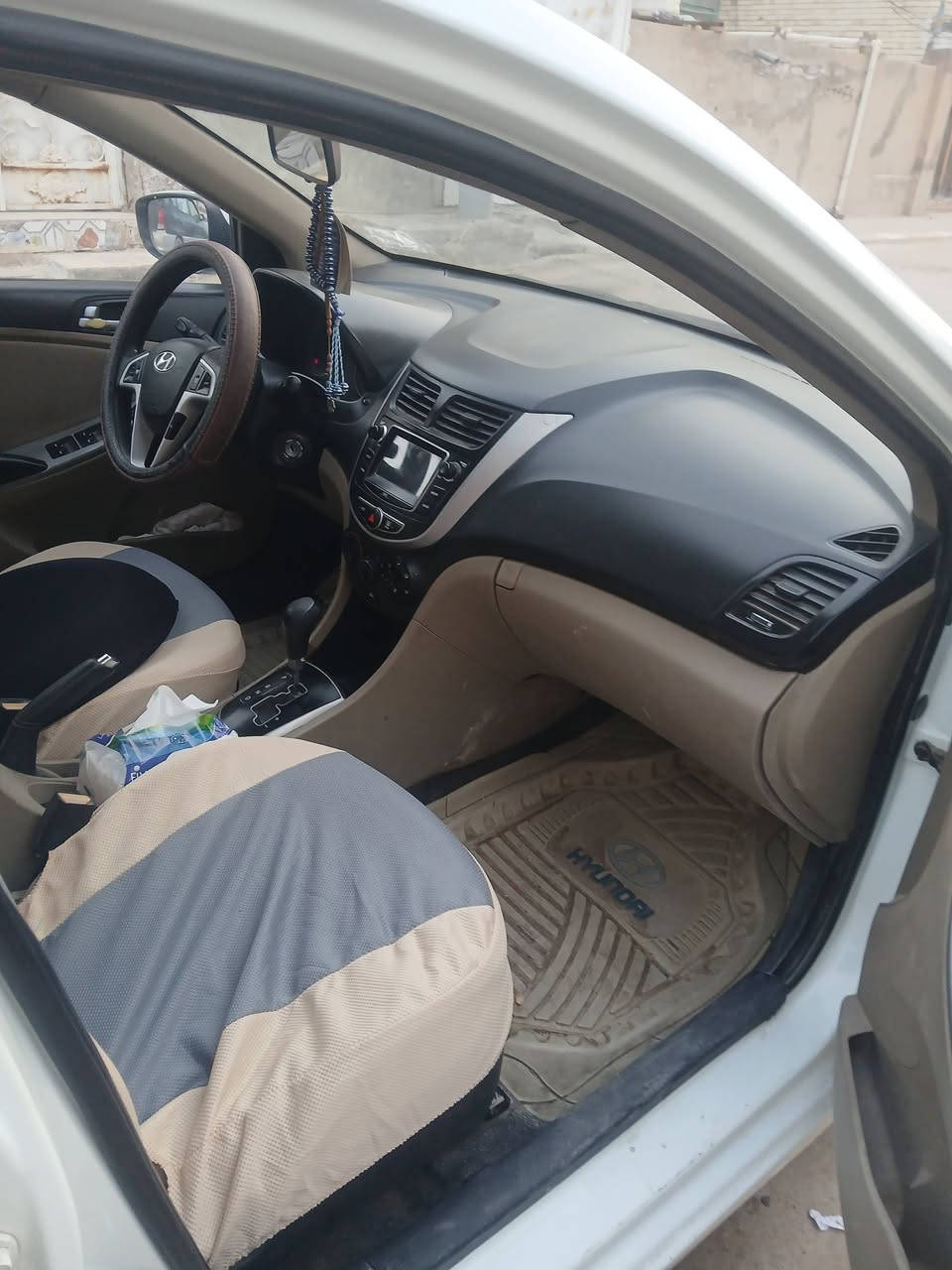 السلام عليكم للبيع أكسنت موديل 2016 مكفوله من الضربه محرك 1400 سعر ٩٠ وبيها مجال للشراء رقمي ***********
