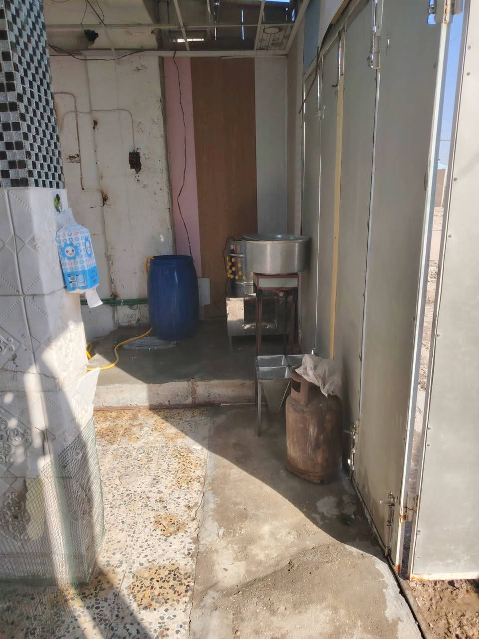 غراض لبيع مال دجاج غراض كامله هلاسه مذبحه برميل مبرده براد مال ماي سنكي كامل بس فتح بيهن جديدات وعدي شوايه همين وياهن لبيع شلع ‏‪***********‬‏ عنوان حله بابل طومازيه مركز
