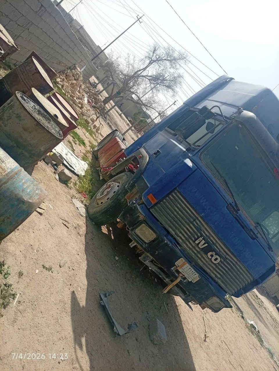 السياره للبيع مكانها بالنجف في المطار باب الدخول اللي يشتريها بالرقم هذا يدق خاص
مكانها بالنجف ***********
