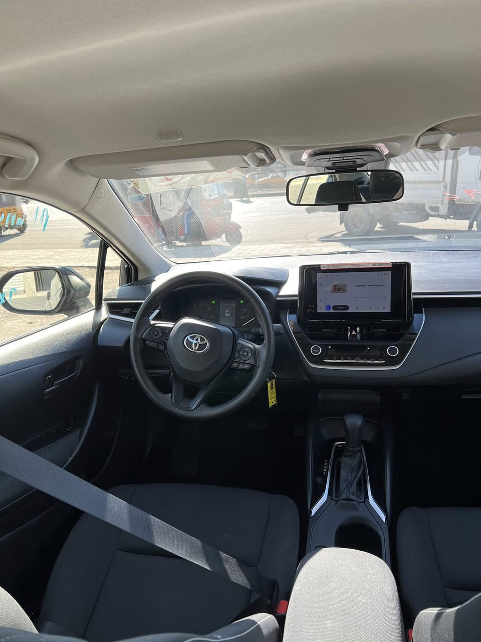 السلام عليكم للبيع كورلا هايبرد وارد أمريكي ياباني موديل 2025ماشيه 13سياره جديده جداً مواصفاتLeالمعروفه حادثها موضح بل صور بدون ايرباك البنيد رجع بارد والجاملغ صبغ والباب بي بارد فقط السياره نظيفه السعر 155وبيها مجال مكاني الشعب اي ستفسار ***********
