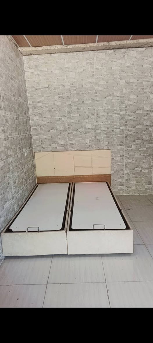 سیسه م دوو نه فه ری  جه گ ژێرسنوقی دۆشه ک ئه سڵی پاک و جوان بیعه یب تۆکمه بۆفرۆشتن
قیاس:٢م به ١٦٠
نرخ:٩٥هه زار
شوێن:سلێمانی
تێل:*********** السليمانية, العراق
