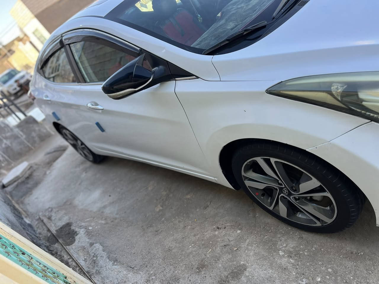 السلام عليكم النترا للبيع 2016فول مواصفات واحد ع واحد مصبوغه حزام للجماليه بدون ضربه بيه طخه يم قبق البانزين ومصلح الباقي مكفول محرك بيه خيط بخار گير خير من الله تخم تاير جديد حداديه جديده تبريد تدفئه 
السياره خير من الله ما ناقصه 
 شي السعر 103وبيه مجال بسيط تحويل مداور ثاني يوم 
مكاني ناصريا /غراف 
***********
