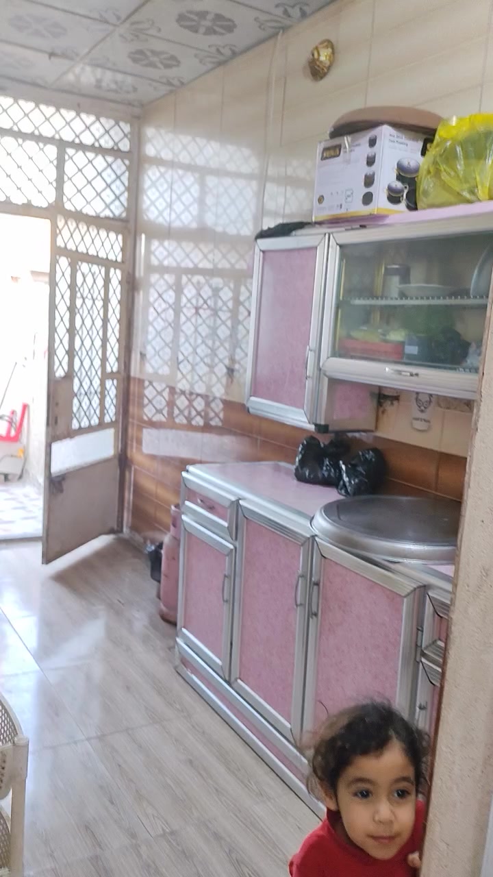 #دار-للبيع-حي_الشهداء
المساحه ١٢٥متر طابق ونص
يحتوي البيت على غرفتين نوم واستقبال ومطبخ وصحيات وكراج بسعر مناسب للاستفسار الاتصال على الرقم *********** *********** او خاص@إشارة
