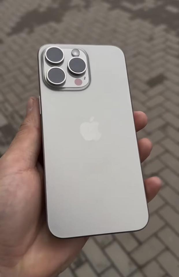 iphone 15 pro max titanium
ذاكره 256
بطاريه 96%
شرق اوسط . نموذج AAA
جهاز ملحقاته كامله مع كفر
مامفتوح جهاز طافي فقط يحتاج تدحيث كامل برمجه شعار ابل بدون ايكلود ولارمز
سعر 190 الف قفل بيع فقط بدون مراوس
عنوان اربيل + فقط شراي ادزه اله توصيل


**إذا كنت صاحب هذا الإعلان وتريد حذفه لأي سبب، رجاءا أرسل رسالة إلى الدعم الفني**