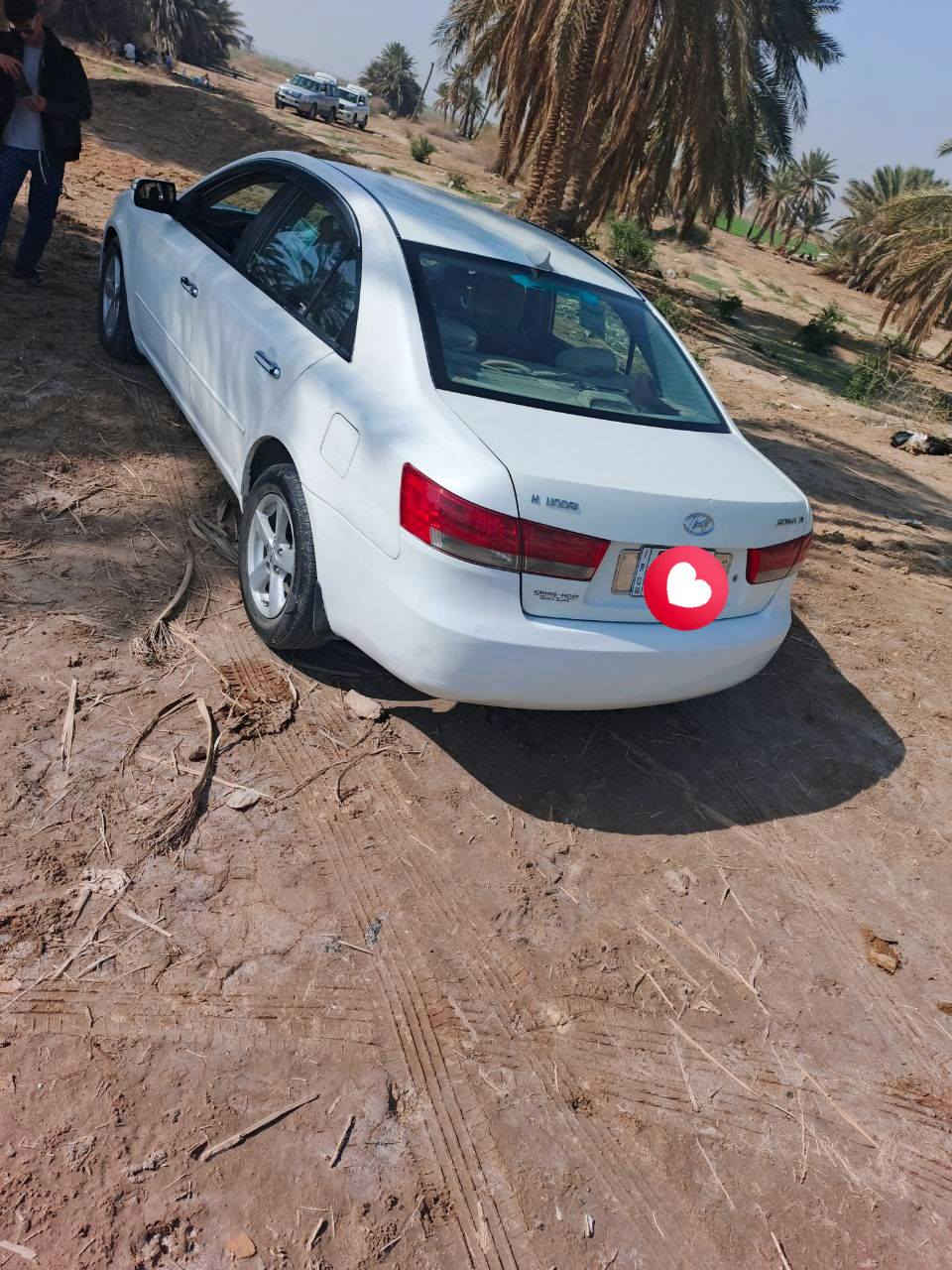 السلام عليكم سوناتا للبيع موديل سته محدثه تسعه مصبوغ حزام اثر شخوط وبيها طخات خفيفه كير ومكينه جديده 2400 والتبريد عوزه غاز فقط رقمها نجف جديد سنويه  29  باسمي مداور ثاني يوم رقم الهاتف***********
