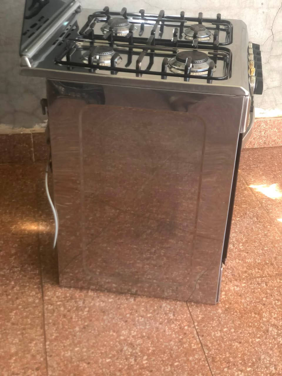 سلام عليكم طباخ للبيع شغال ونضيف حيل ومستعمل قليل مكان تكريت التواصل خاص او عل رقم *********** السعر 90 وبي مجال
