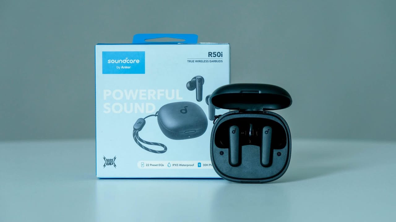 Soundcore r50i 

•🔊 صوت قوي وعميق مع تقنية BassUp اللي تعطيك إحساس مذهل مع كل نغمة.
•⚡ بطارية تدوم حتى 30 ساعة مع علبة الشحن – يوم كامل من الموسيقى بلا توقف.
•💦 مقاومة للماء IPX5 – استمتع بالرياضة والمطر بدون قلق.
•📱 تخصيص الصوت من التطبيق مع أكثر من 20 إعداد جاهز لتناسب ذوقك.
•🎙️ مكالمات أوضح بفضل ميكروفون ثنائي مدعوم بالذكاء الاصطناعي.
•⏱️ شحن سريع – 10 دقائق تكفيك ساعتين تشغيل! بغداد, العراق


**إذا كنت صاحب هذا الإعلان وتريد حذفه لأي سبب، رجاءا أرسل رسالة إلى الدعم الفني**