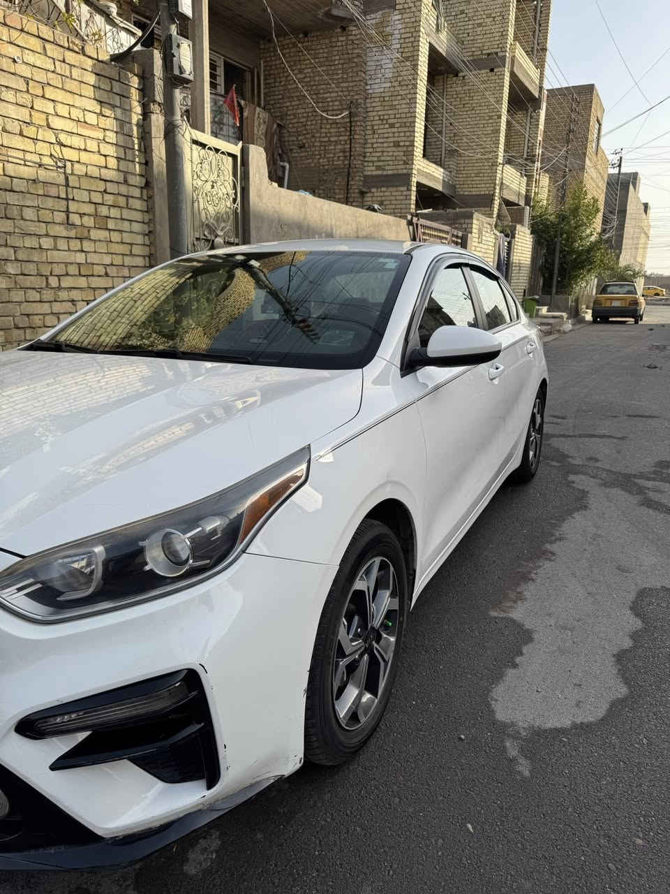 السلام عليكم فورتي 19 محرك 2000دوش كير at ماشيه 62ميل شاشه كبيره كاميرا دواره رادار امامي مثبت سرعه قياده ذاتيه تحكم جهتين نضام سبورت وعادي وباقي مواصفات معروفه صور حادث موجوده بل منشور بدون ايرباكً وبيهه طخات بارد قليله بل عراق بدون صبغ سياره تفاصيل اكثر اتصال عل رقم ***********
