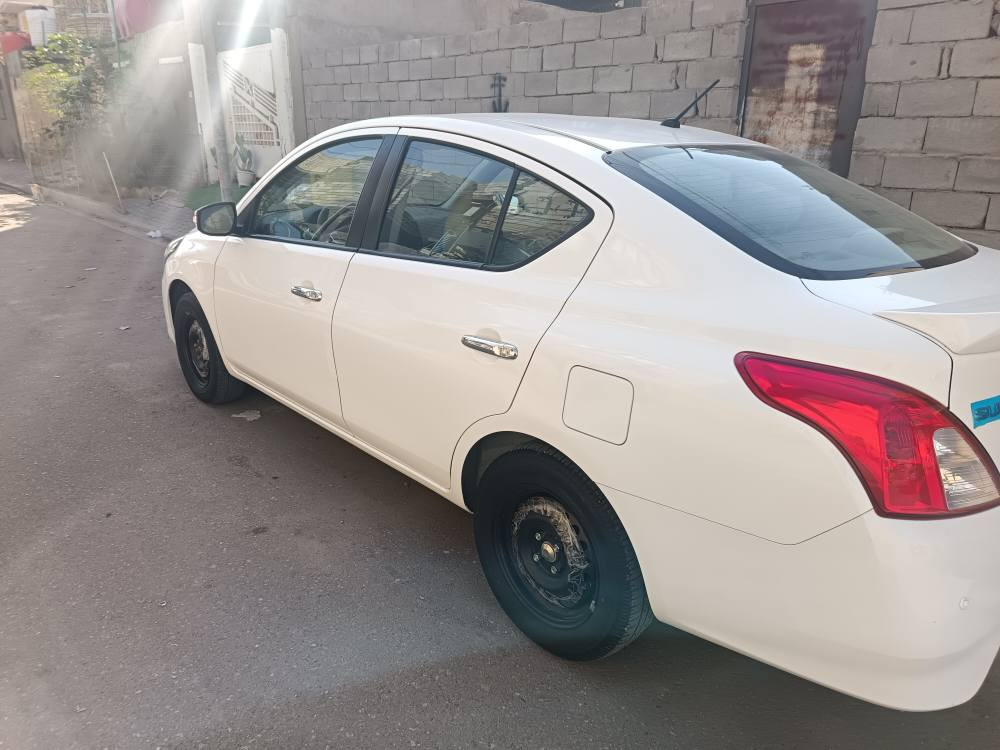 نيسان صني مصري مديل ٢٥ ماشيه ٢٢ فقط سياره جديده بيه هاي الطخه فقط سعر ١٢٠ رقمي *********** البصرة, العراق
