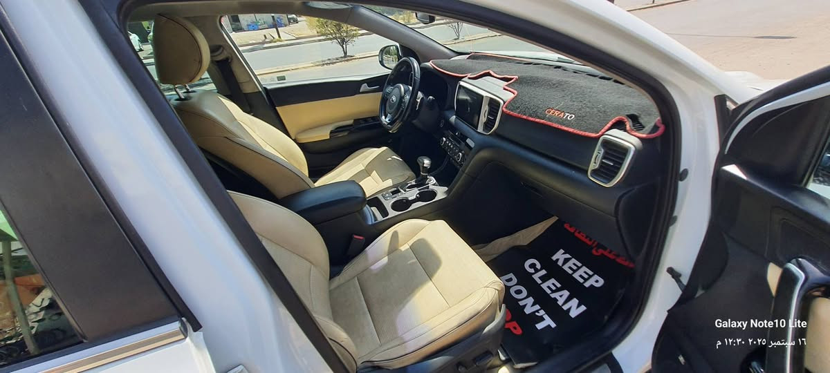 سلام عليكم 
سبورتج 2017   GTLain  جي تي لاين 
خليجي
فول مواصفات  
بصمة 5
بانوراما 
محرك ٢٤٠٠ 
قطعتين تبريد
كشنات كهربائية تدفئة وتبريد 
كشنات الخلفية تدفئة 
جنطة بصمة
هندبريك بصمة 
حساسات أمامية وخلفية 
زراكات امامية
كامرة 
شاشة أندرويد 
مانع الانزلاق 
نزول منحدرات
فور ويل 
3 انضمة للقيادة 
اشاير بالمري  زائد  
داخل جلد بالكامل
سعرها  185 وبيه مجال 
مكان الحرية 
رقم الهاتف 
***********
