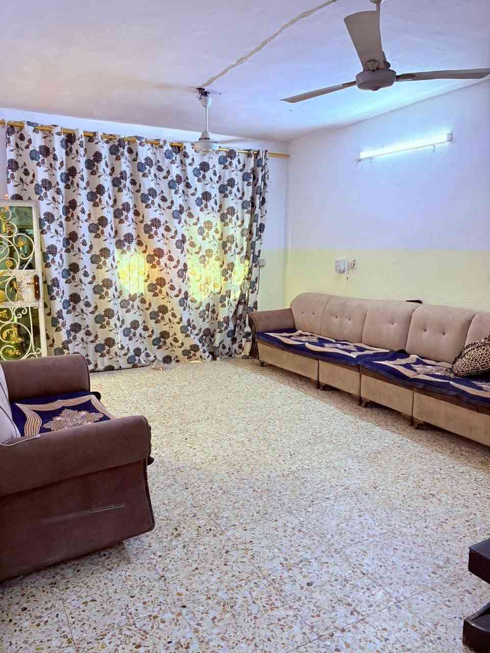 السلام عليكم الدار للبيع المساحه 150متر الموقع حي الفرات ‏‪0787 724 1094‬‏
