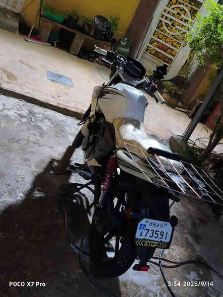 سلام عليكم
دراجه RiD محرك 150 الدراجه اوراق أصولي (بوجهك ترقم ) 
كفاله عامه ما مفتوح برغي بيها تبديله دهن كل 10 ايام امزويل 
المحرك ما بي صوت الدراجه نظيفه و مستعجل عله بيعتها رايدها ب مليون و 300 و بيها مجال حك الجيه تواصل اتصال عل رقم *********** خاص ما اجاوب مكاني كربلاء حي العباس
