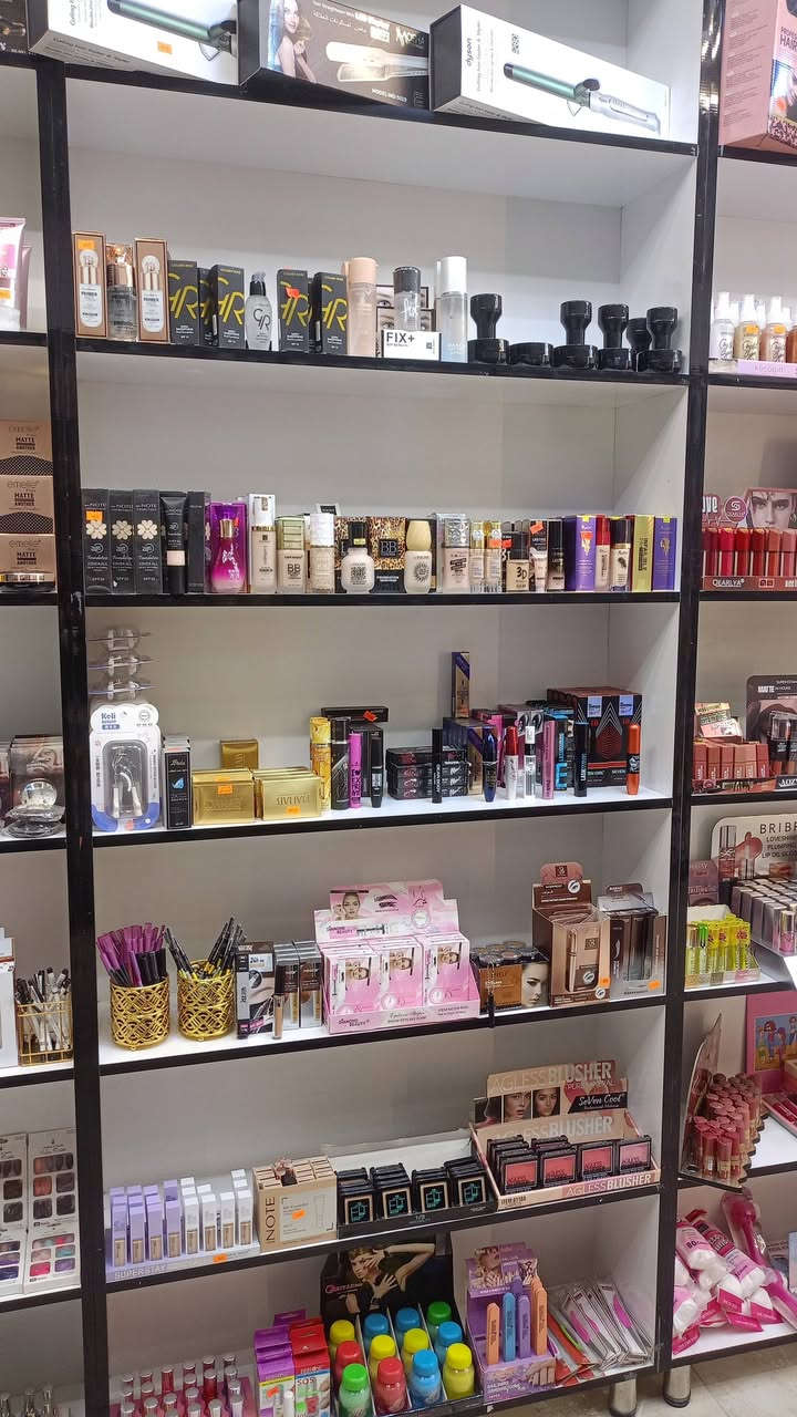فرصة ذهبية لا تعوض أيام رمضان وموسم العيد
محل كوزمتك جاهز للبيع وبسعر مناسب جدا يحتوي على 15 باترينة عرض 
تحتوي على مواد تجميلية جنط نسائية وملابس داخلية نسائية وسشوارات والكثير من المنتجات 
🌍🌍الموقع جدا ممتاز سايدين بحركة الرئيسية مقابل مرطبات مولتي فروتي محلات هم قريبة من المحل وحلاقين وصالونات تجميل
سبب البيع عدم التفرغ

الراغبين التواصل على الخاص


**إذا كنت صاحب هذا الإعلان وتريد حذفه لأي سبب، رجاءا أرسل رسالة إلى الدعم الفني**